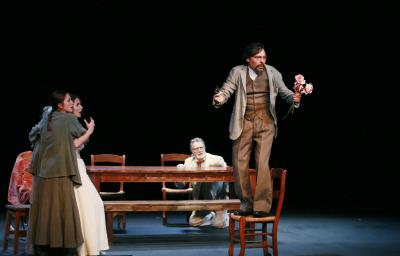 El Teatre Arniches d’Alacant presenta la versió de la companyia Guindalera de l’obra ‘Tío Vania’ de Txékhov